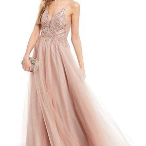 NWOT GB Social Applique Bodice V-Back Glitter Mesh Ball Gown